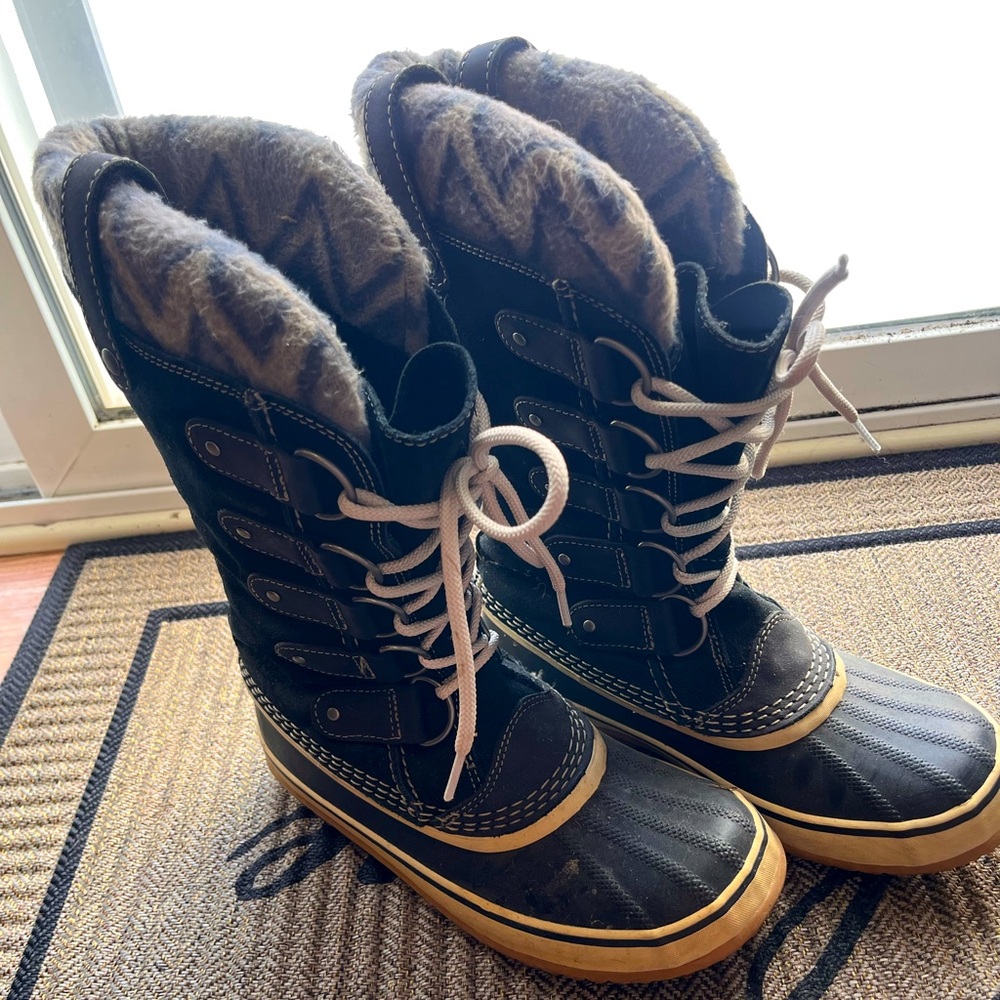 Sorel Joan of Ark Boots size 8